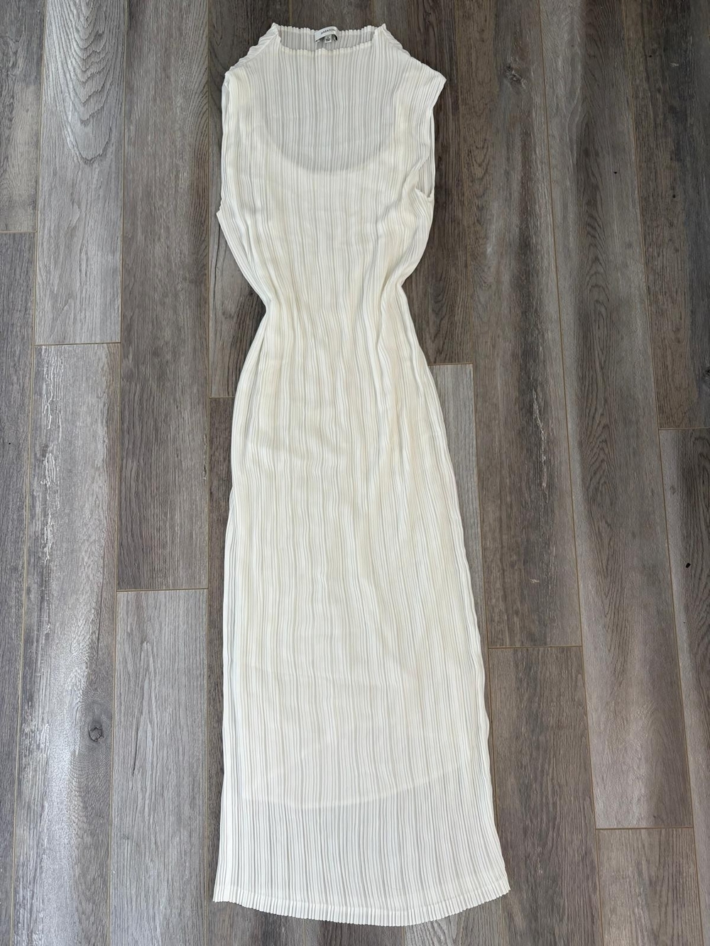 Babaton Textured Sleeveless Pleated Midi Sheath Dress in Off White Small